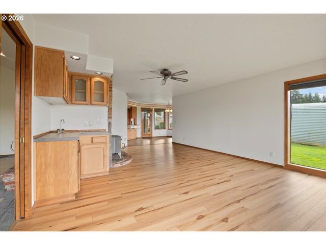 6593 RIPPLING BROOK Dr Se, Salem, OR 97317