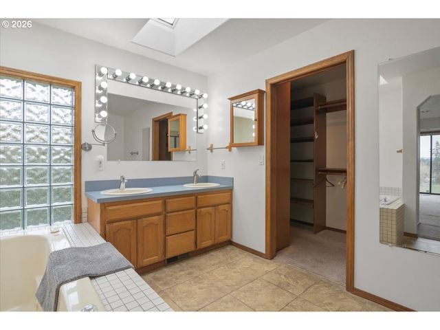 6593 RIPPLING BROOK Dr Se, Salem, OR 97317