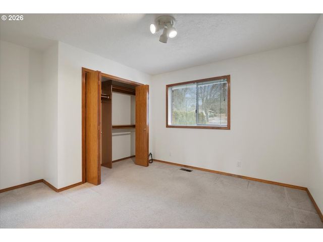 6593 RIPPLING BROOK Dr Se, Salem, OR 97317