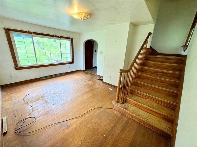421 Mcgeary Ave, Monessen, PA 15062