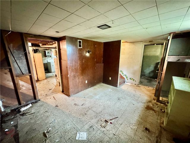 421 Mcgeary Ave, Monessen, PA 15062
