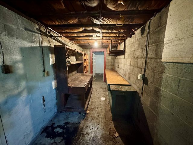 421 Mcgeary Ave, Monessen, PA 15062