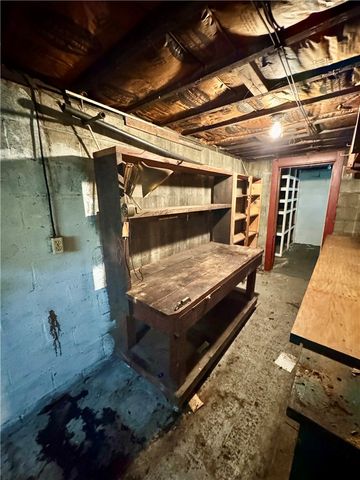 421 Mcgeary Ave, Monessen, PA 15062