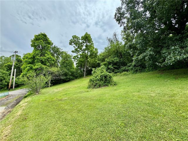 421 Mcgeary Ave, Monessen, PA 15062