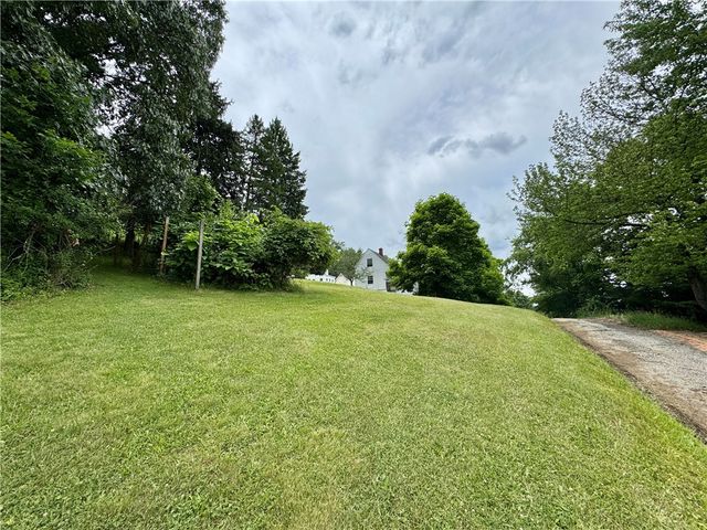 421 Mcgeary Ave, Monessen, PA 15062