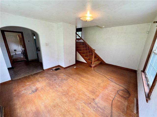 421 Mcgeary Ave, Monessen, PA 15062