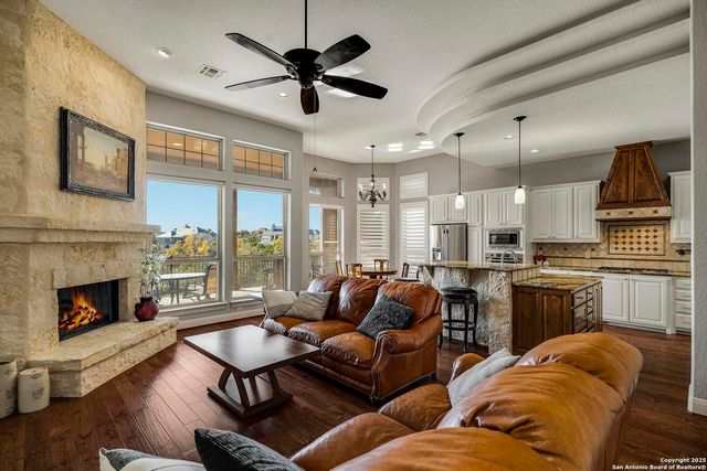 106 Hannah Ln, Boerne, TX 78006