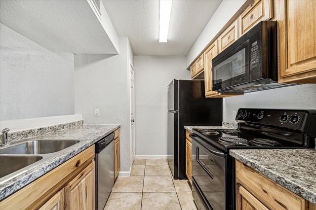 7805 Fuqua Street 7805, Houston, TX 77075