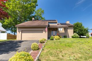 88 Heritage Drive, Waterbury, CT 06708