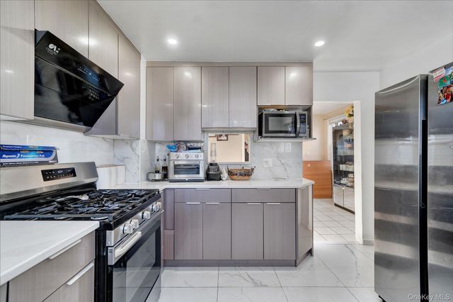 91-04 218th Place, Queens Village, NY 11428