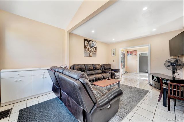 91-04 218th Place, Queens Village, NY 11428