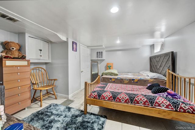 91-04 218th Place, Queens Village, NY 11428