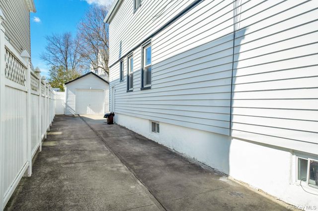 91-04 218th Place, Queens Village, NY 11428