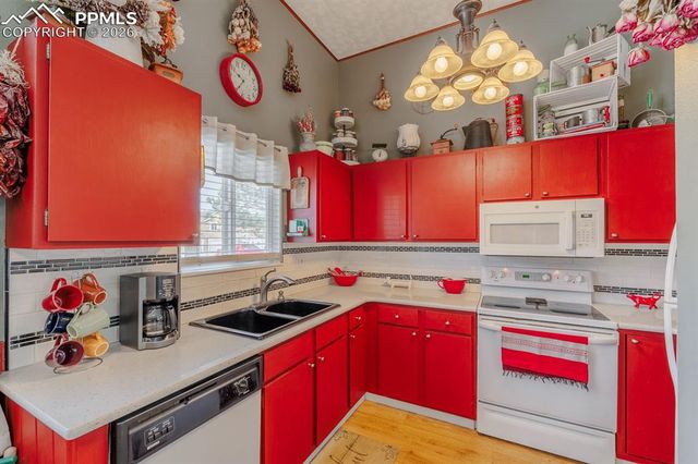 800 Columbine Village Drive B, Woodland Park, CO 80863