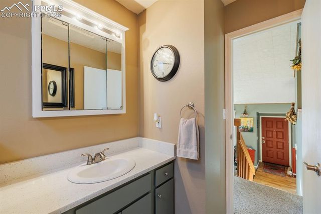 800 Columbine Village Drive B, Woodland Park, CO 80863