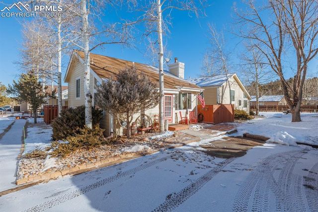 800 Columbine Village Drive B, Woodland Park, CO 80863