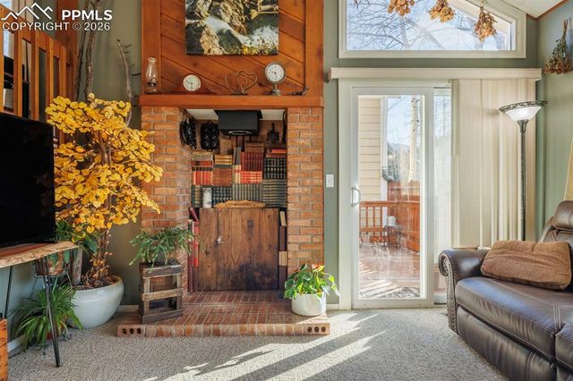 800 Columbine Village Drive B, Woodland Park, CO 80863