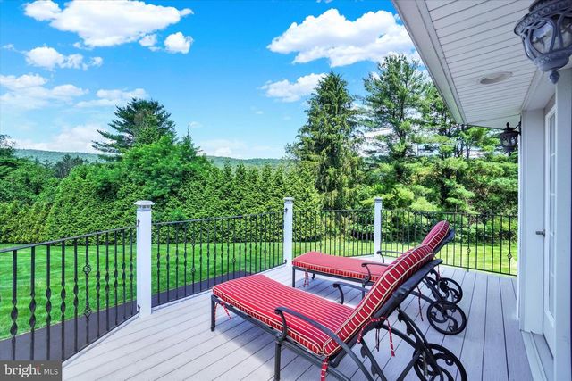 1535 FISHING CREEK VALLEY RD, Harrisburg, PA 17112