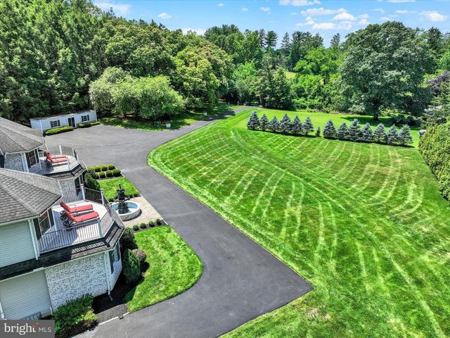 1535 FISHING CREEK VALLEY RD, Harrisburg, PA 17112