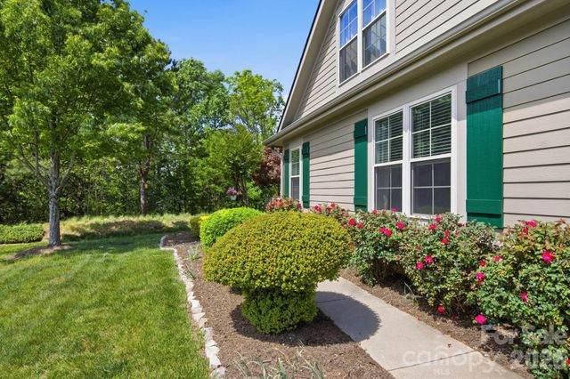 57 Outlook Circle, Swannanoa, NC 28778