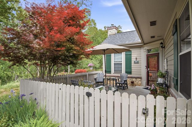 57 Outlook Circle, Swannanoa, NC 28778