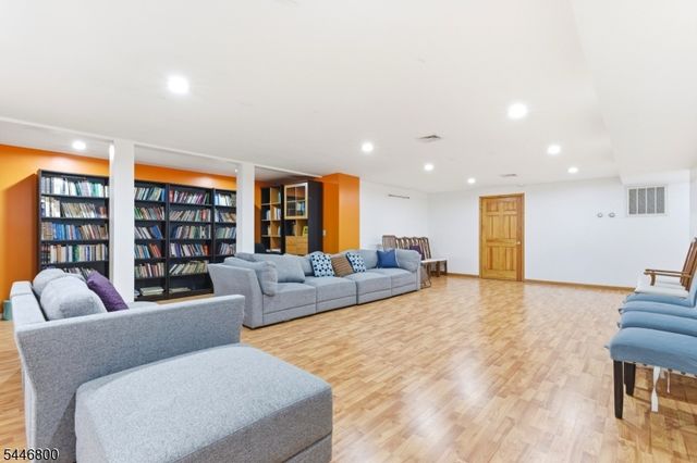 343 Mckinley Ave, Edison Twp., NJ 08820