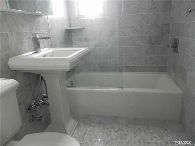 17 Schenck Avenue 3B, Great Neck, NY 11021