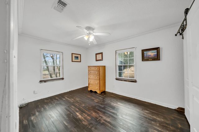 3242 E Fm 696, Lexington, TX 78947