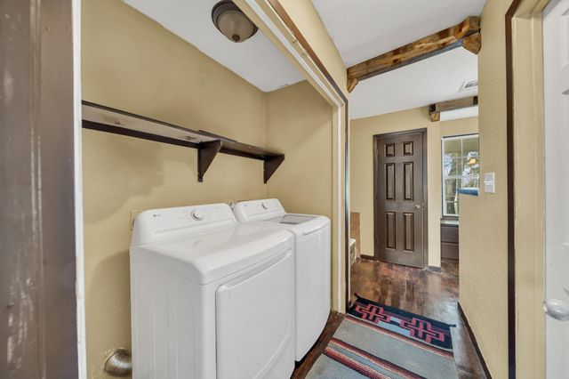 3242 E Fm 696, Lexington, TX 78947