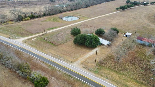 3242 E Fm 696, Lexington, TX 78947