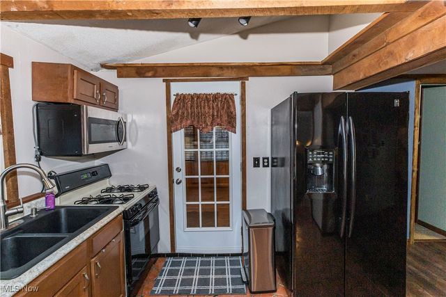 4078 Pardee Road, Stow, OH 44224