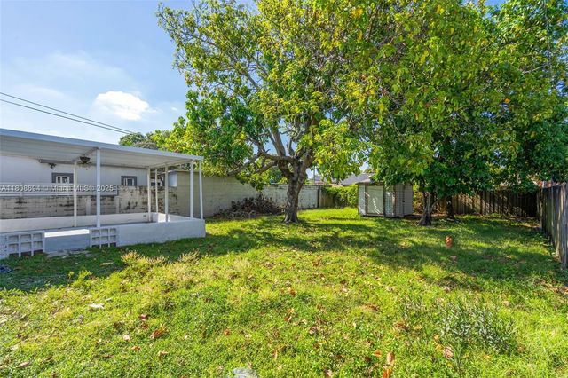 739 W 30th St, Hialeah, FL 33012