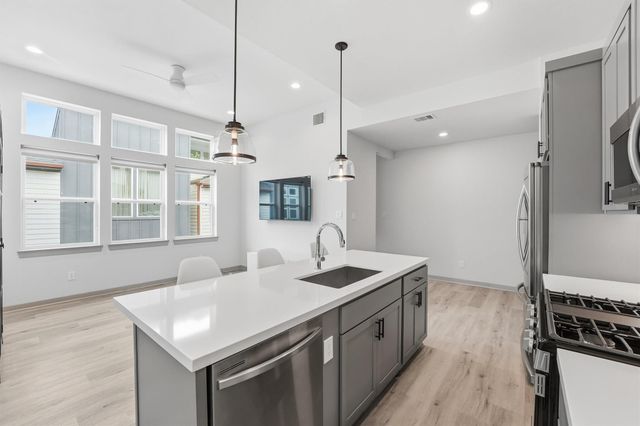 723 N Emile Street, Houston, TX 77020