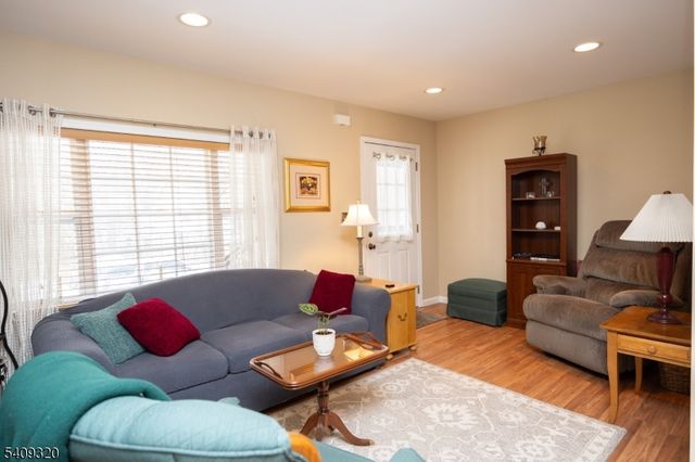 64 Hilltop Trl, Sparta Twp., NJ 07871