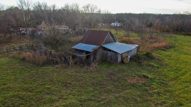 551 E Dunkle Street, Everton, MO 65646