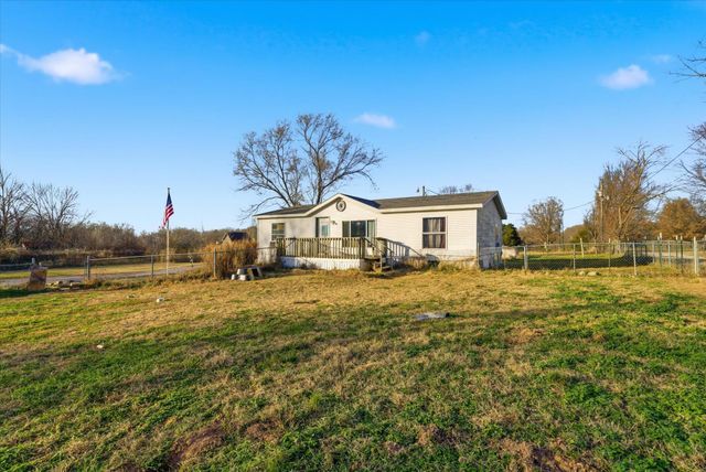 551 E Dunkle Street, Everton, MO 65646