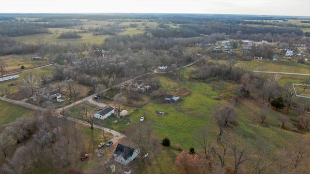 551 E Dunkle Street, Everton, MO 65646