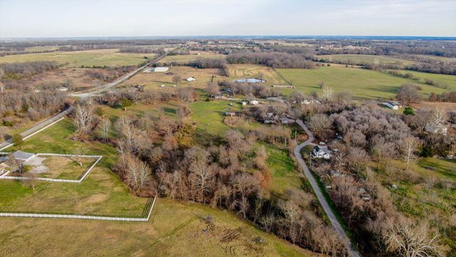 551 E Dunkle Street, Everton, MO 65646