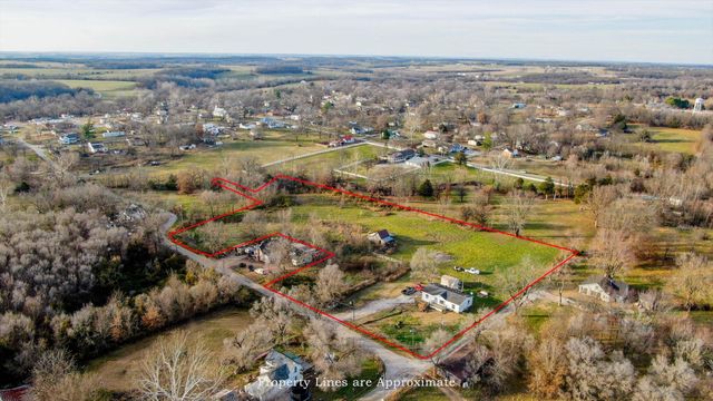 551 E Dunkle Street, Everton, MO 65646