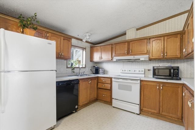 551 E Dunkle Street, Everton, MO 65646