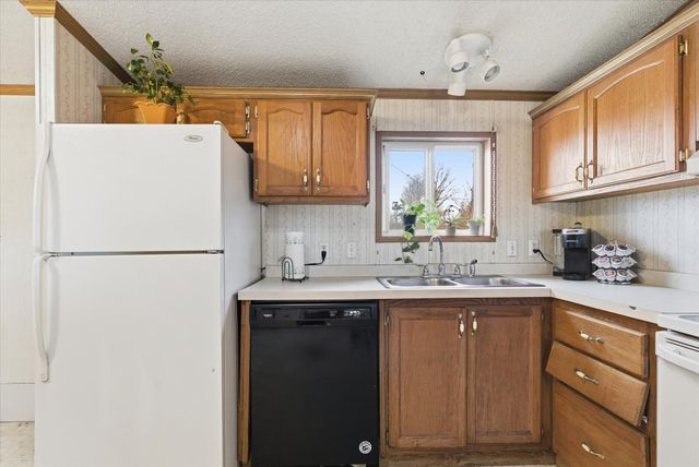 551 E Dunkle Street, Everton, MO 65646