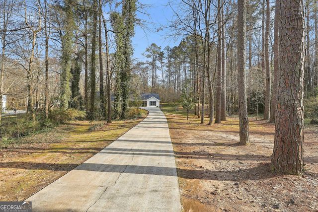 135 Spring Forest Way, Sharpsburg, GA 30277