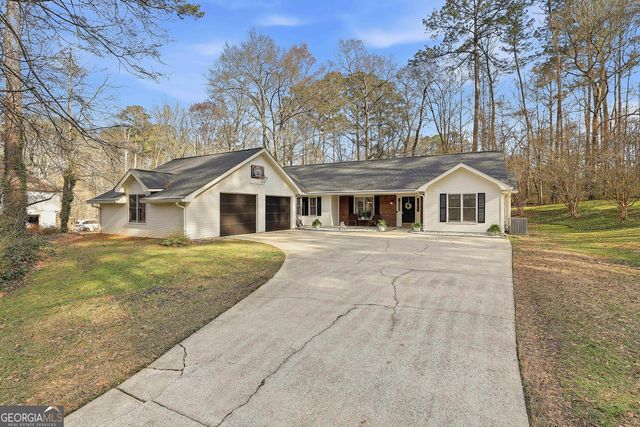 135 Spring Forest Way, Sharpsburg, GA 30277