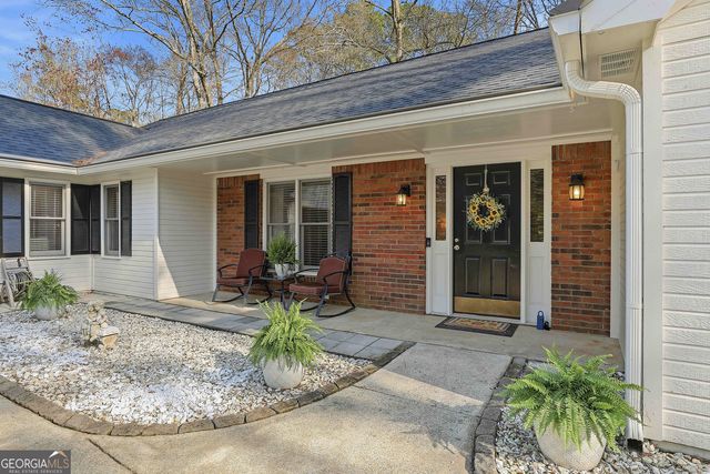 135 Spring Forest Way, Sharpsburg, GA 30277