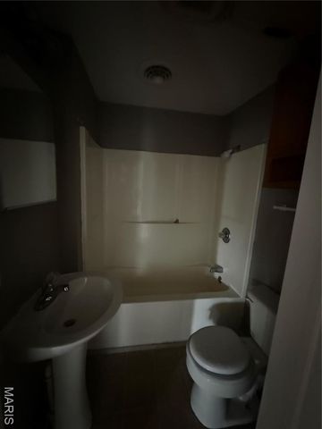 711 E Gladys Street, Sikeston, MO 63801