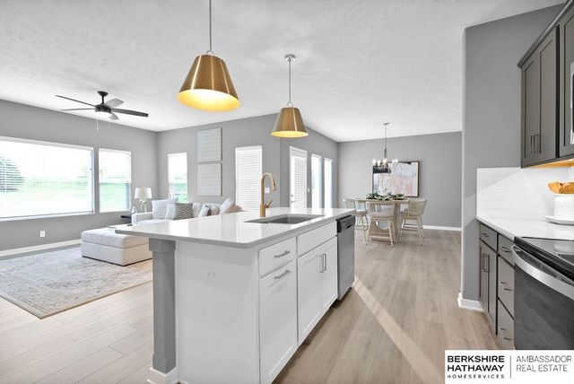 10518 S 113th Street, Papillion, NE 68046