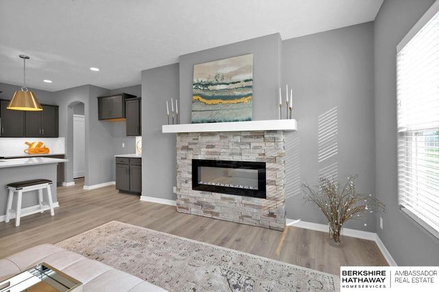 10518 S 113th Street, Papillion, NE 68046