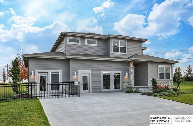 10518 S 113th Street, Papillion, NE 68046