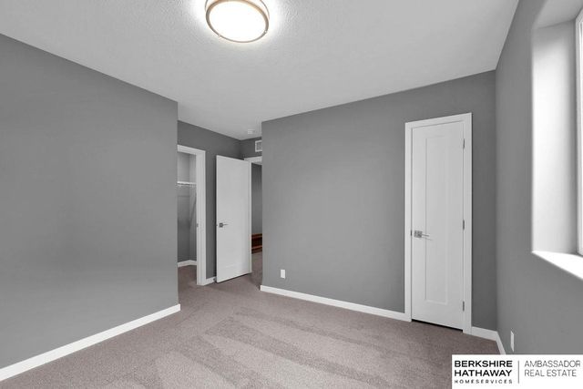 10518 S 113th Street, Papillion, NE 68046
