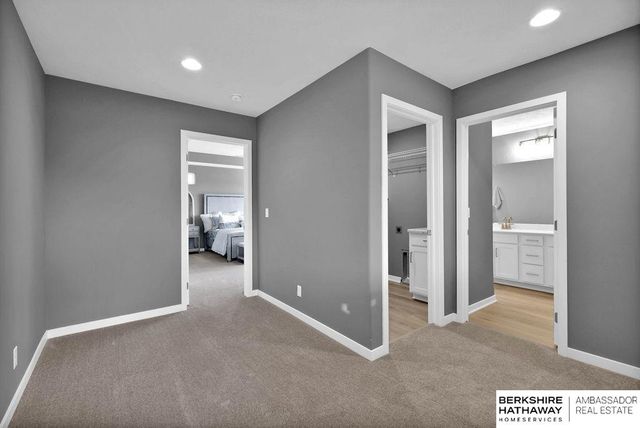 10518 S 113th Street, Papillion, NE 68046